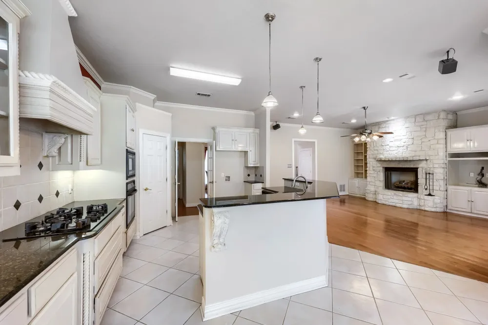 3601 Cliffwood Drive Alvarado, TX 76009