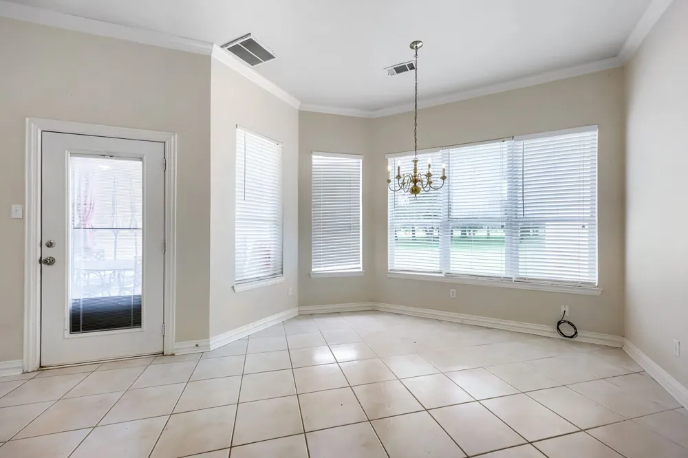 3601 Cliffwood Drive Alvarado, TX 76009