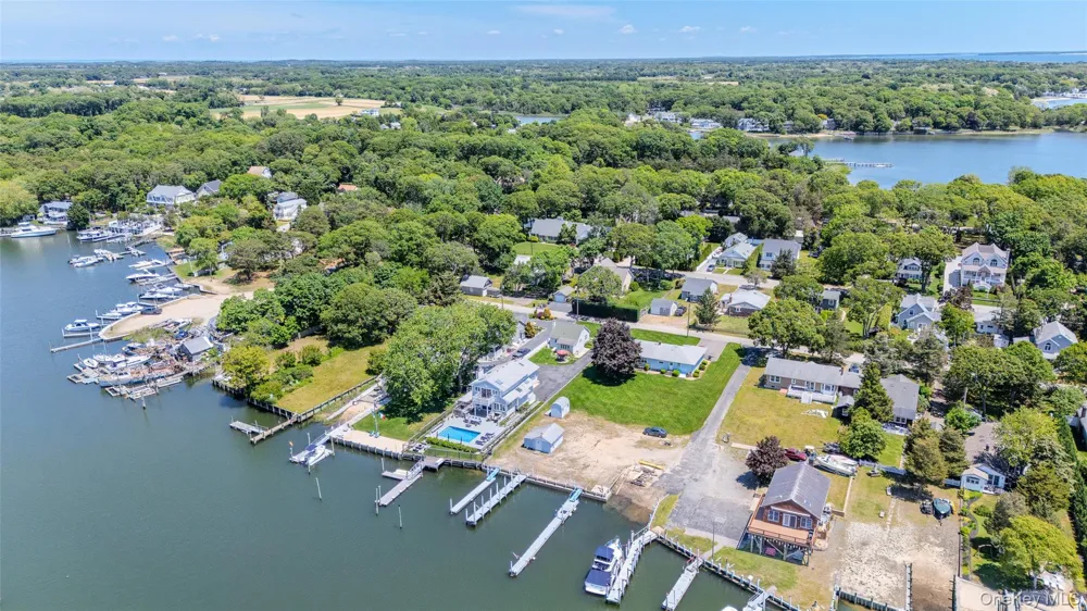 81 Beach Road Aquebogue, NY 11901