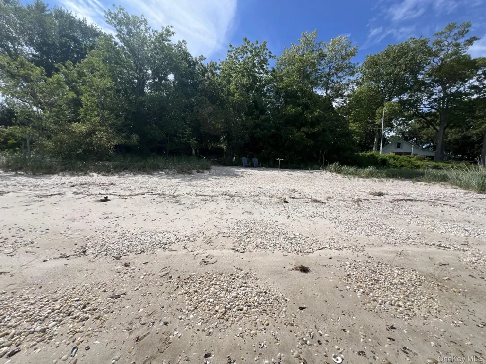 81 Beach Road Aquebogue, NY 11901