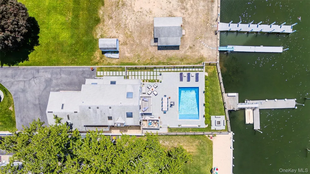 81 Beach Road Aquebogue, NY 11901