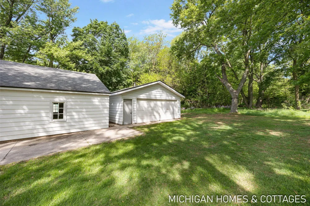 10671 Chicago Drive Holland Charter Township, MI 49464