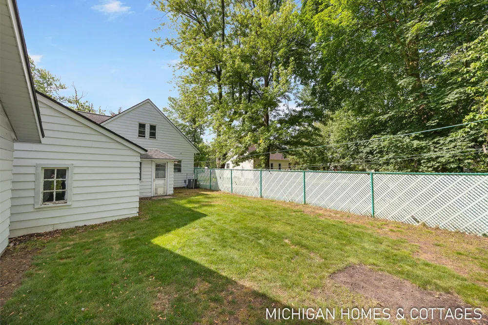 10671 Chicago Drive Holland Charter Township, MI 49464