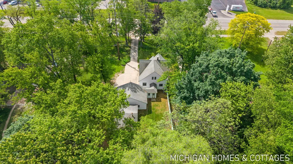10671 Chicago Drive Holland Charter Township, MI 49464
