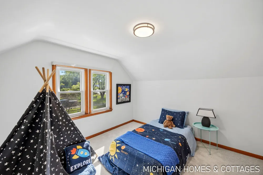 10671 Chicago Drive Holland Charter Township, MI 49464