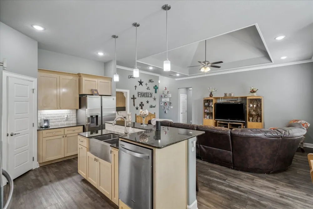 2231 RANA Park Flint, TX 75762