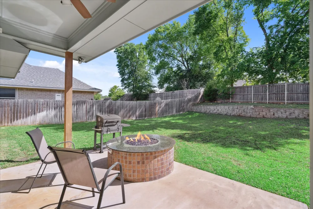 2231 RANA Park Flint, TX 75762