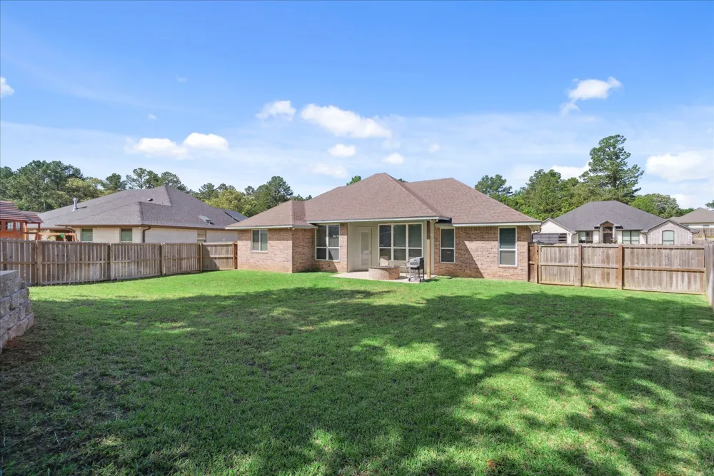 2231 RANA Park Flint, TX 75762