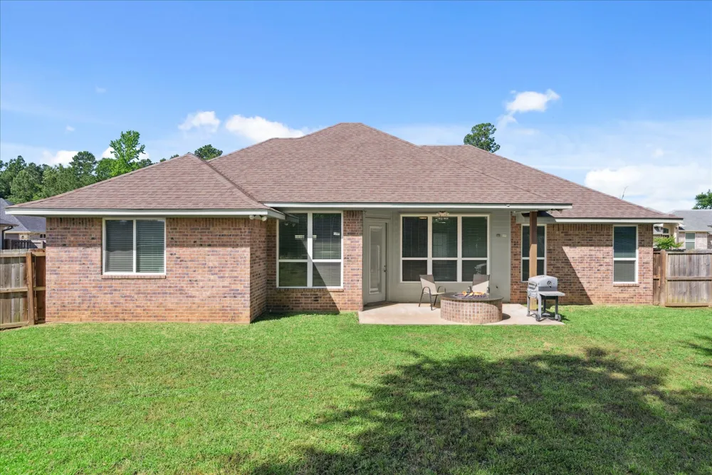 2231 RANA Park Flint, TX 75762
