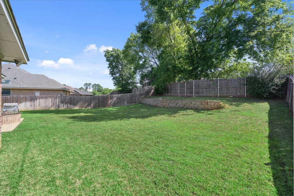 2231 RANA Park Flint, TX 75762