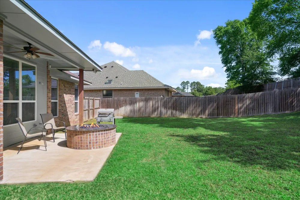 2231 RANA Park Flint, TX 75762