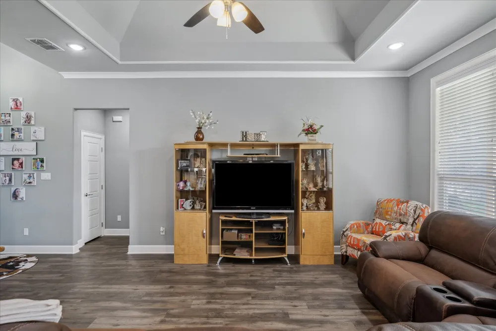 2231 RANA Park Flint, TX 75762