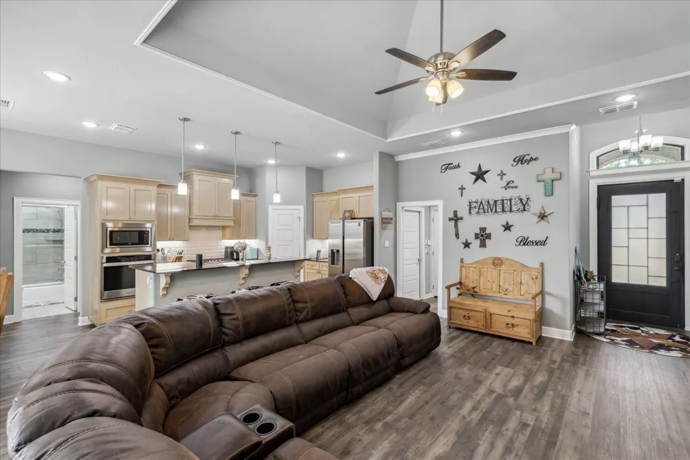 2231 RANA Park Flint, TX 75762