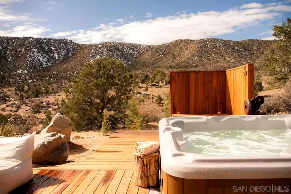 48311 Burns Canyon Rd Pioneertown, CA 92268