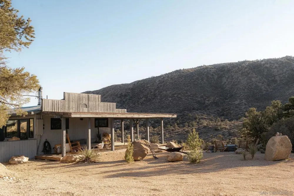 48311 Burns Canyon Rd Pioneertown, CA 92268