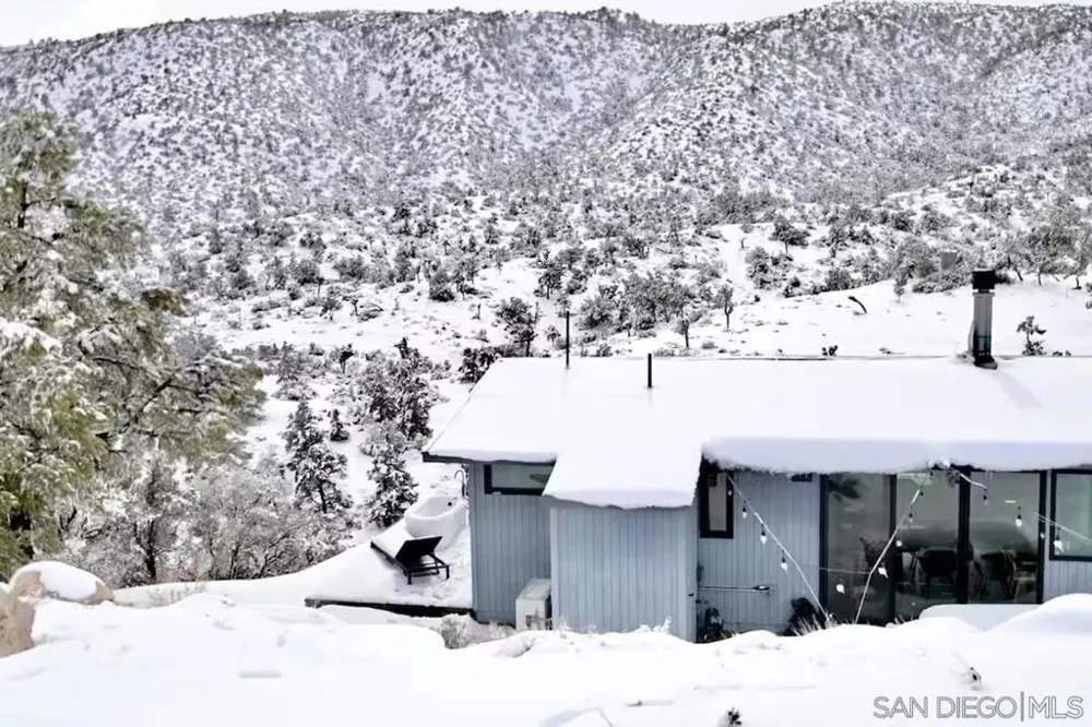 48311 Burns Canyon Rd Pioneertown, CA 92268