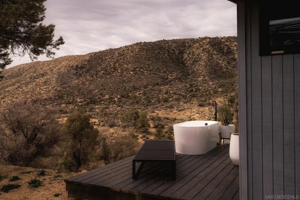 48311 Burns Canyon Rd Pioneertown, CA 92268