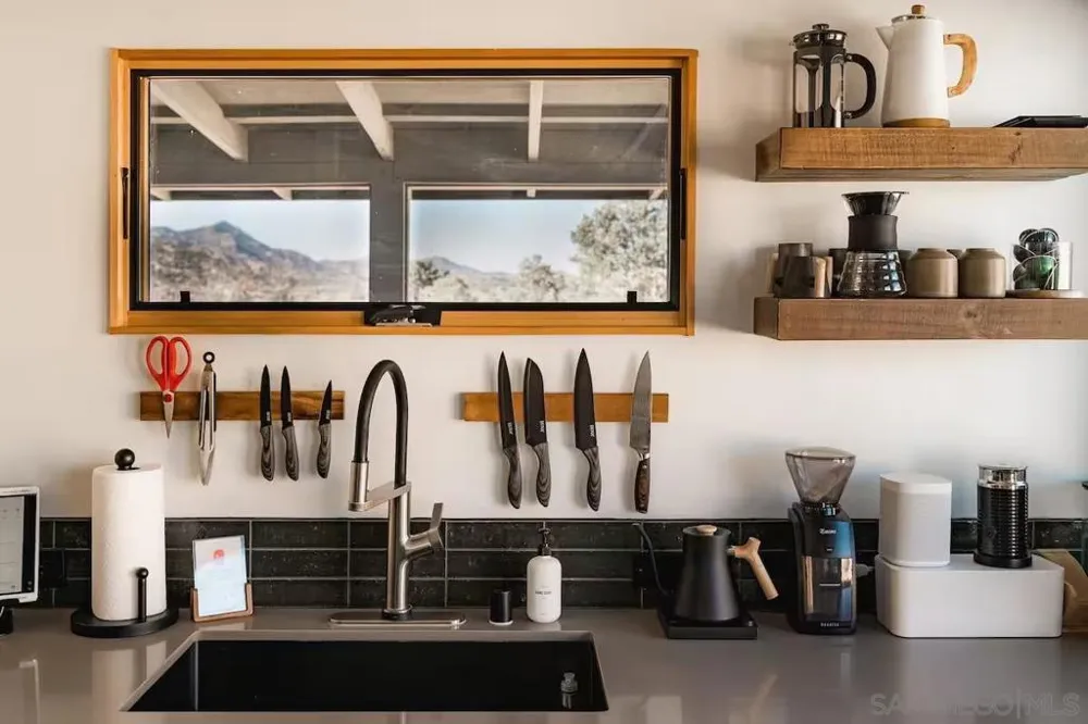 48311 Burns Canyon Rd Pioneertown, CA 92268