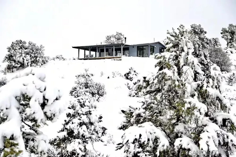 48311 Burns Canyon Rd Pioneertown, CA 92268