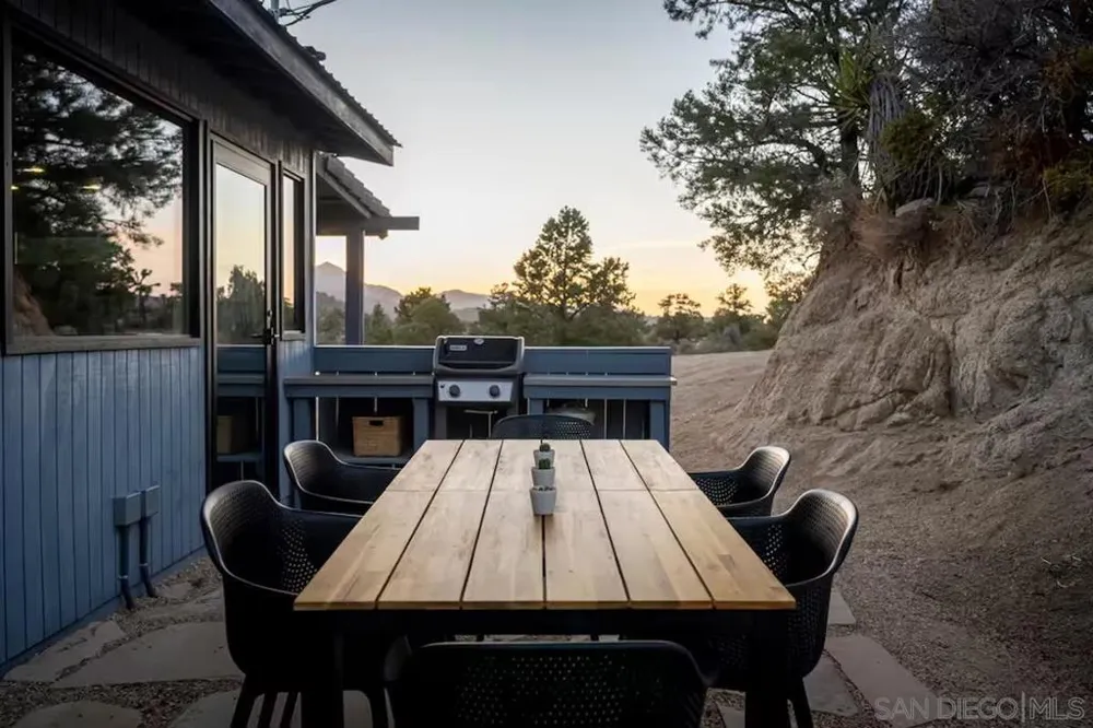 48311 Burns Canyon Rd Pioneertown, CA 92268