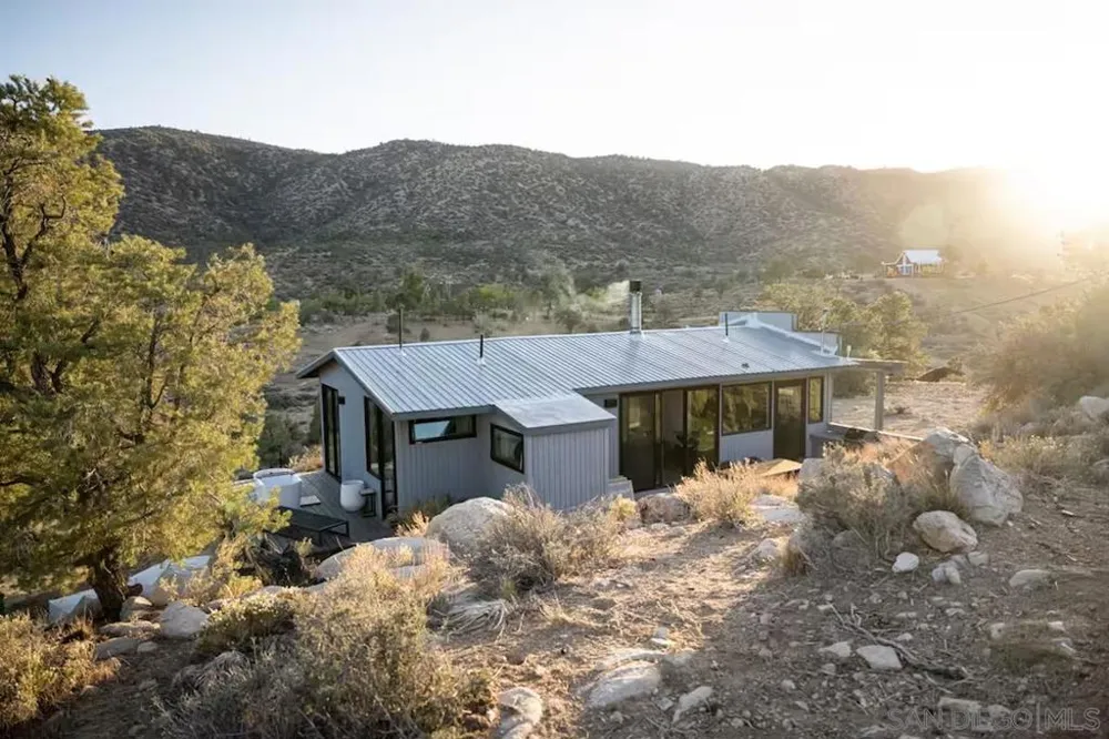 48311 Burns Canyon Rd Pioneertown, CA 92268