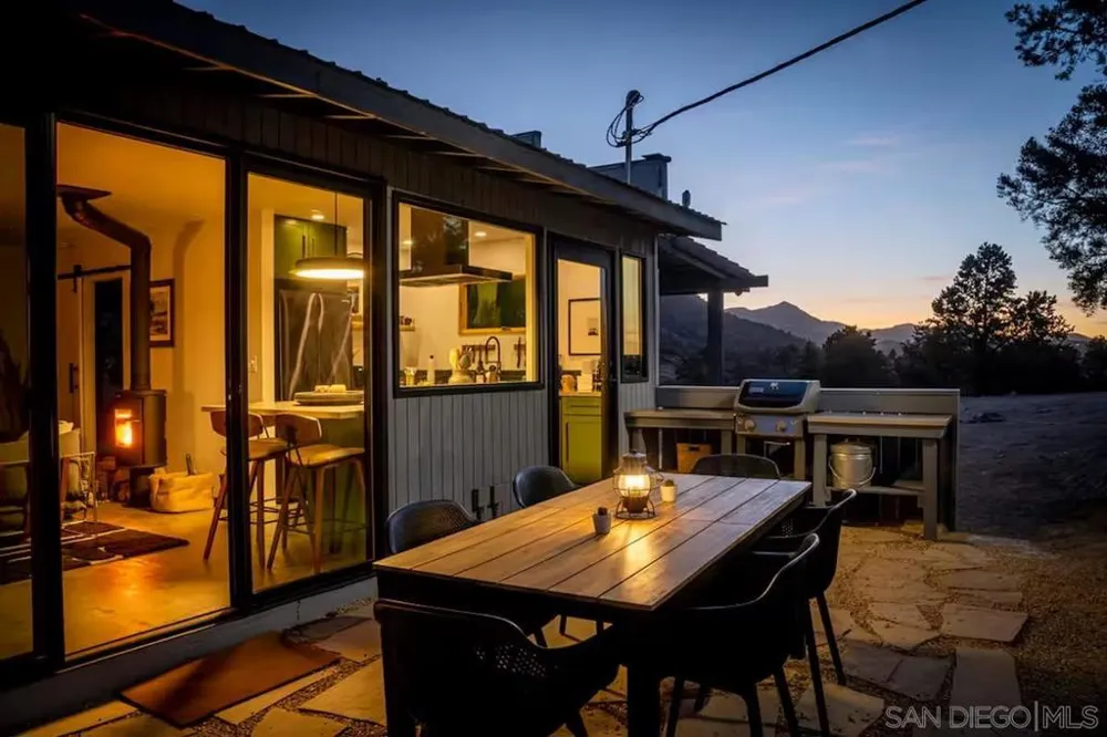48311 Burns Canyon Rd Pioneertown, CA 92268