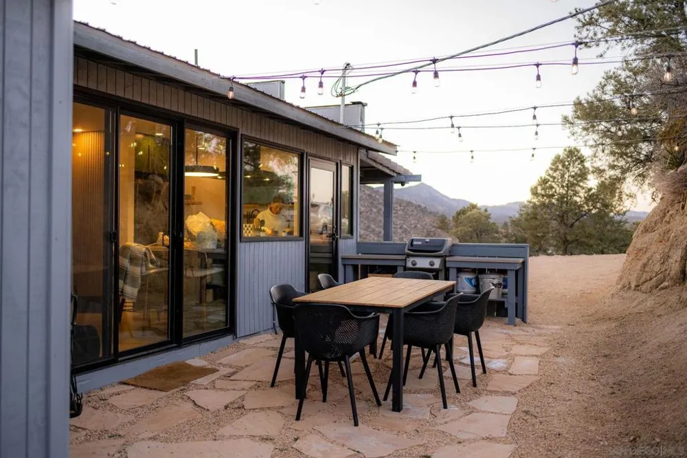 48311 Burns Canyon Rd Pioneertown, CA 92268