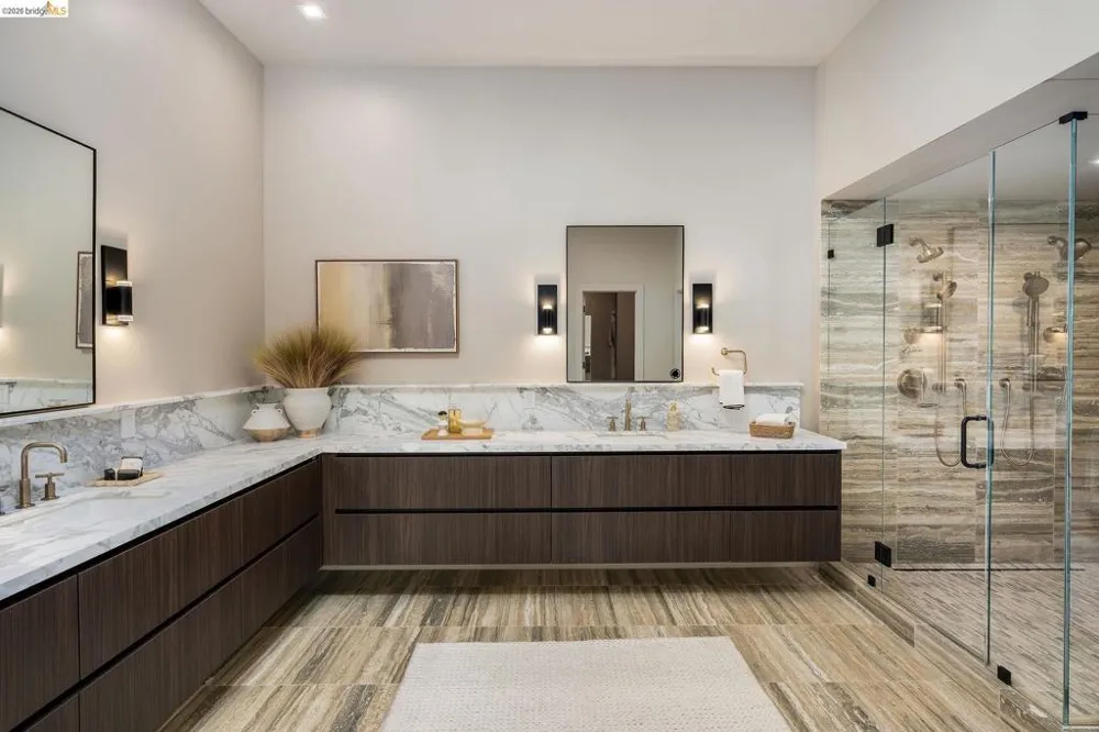 5645 Bacon Rd Oakland, CA 94619