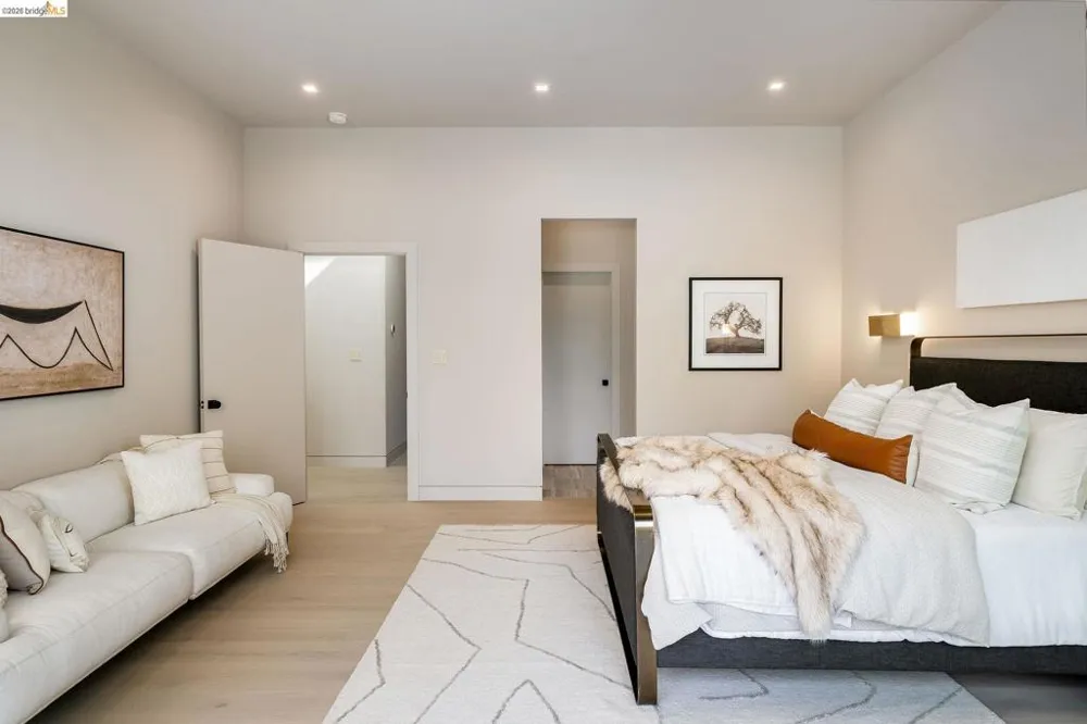 5645 Bacon Rd Oakland, CA 94619