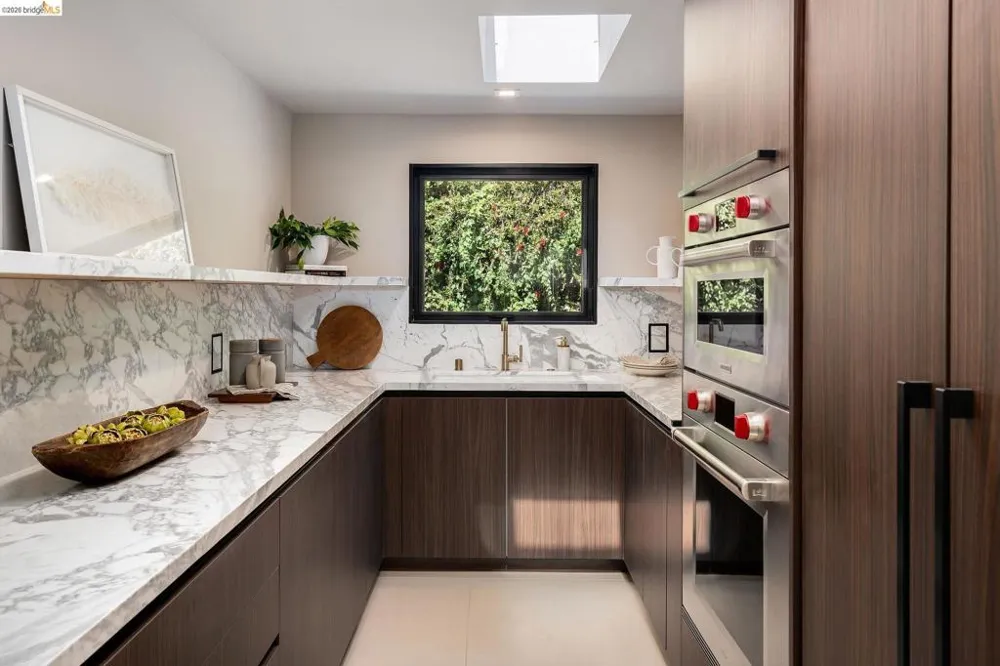 5645 Bacon Rd Oakland, CA 94619