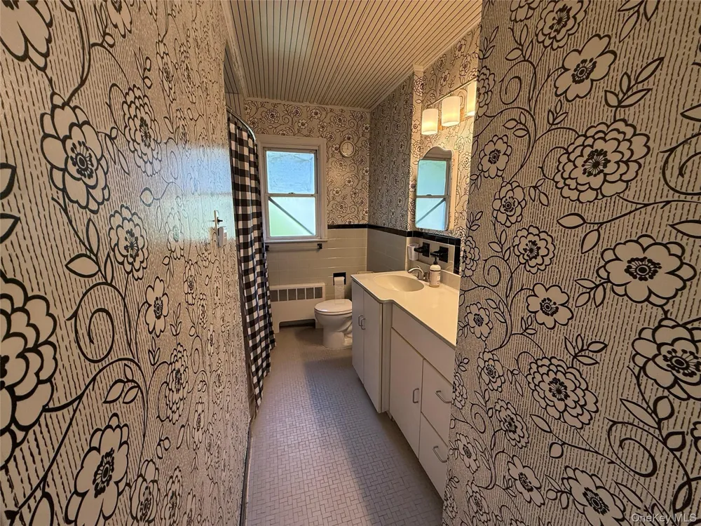 2582 Oceanside Road Oceanside, NY 11572