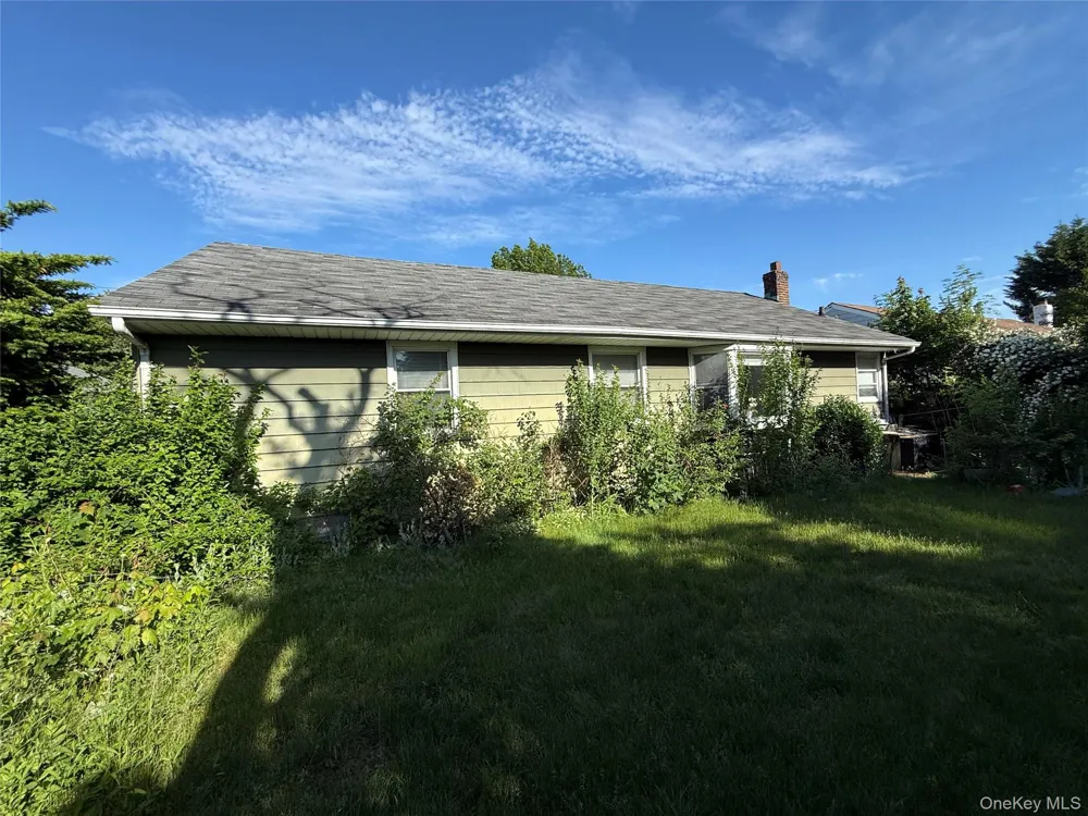 2582 Oceanside Road Oceanside, NY 11572