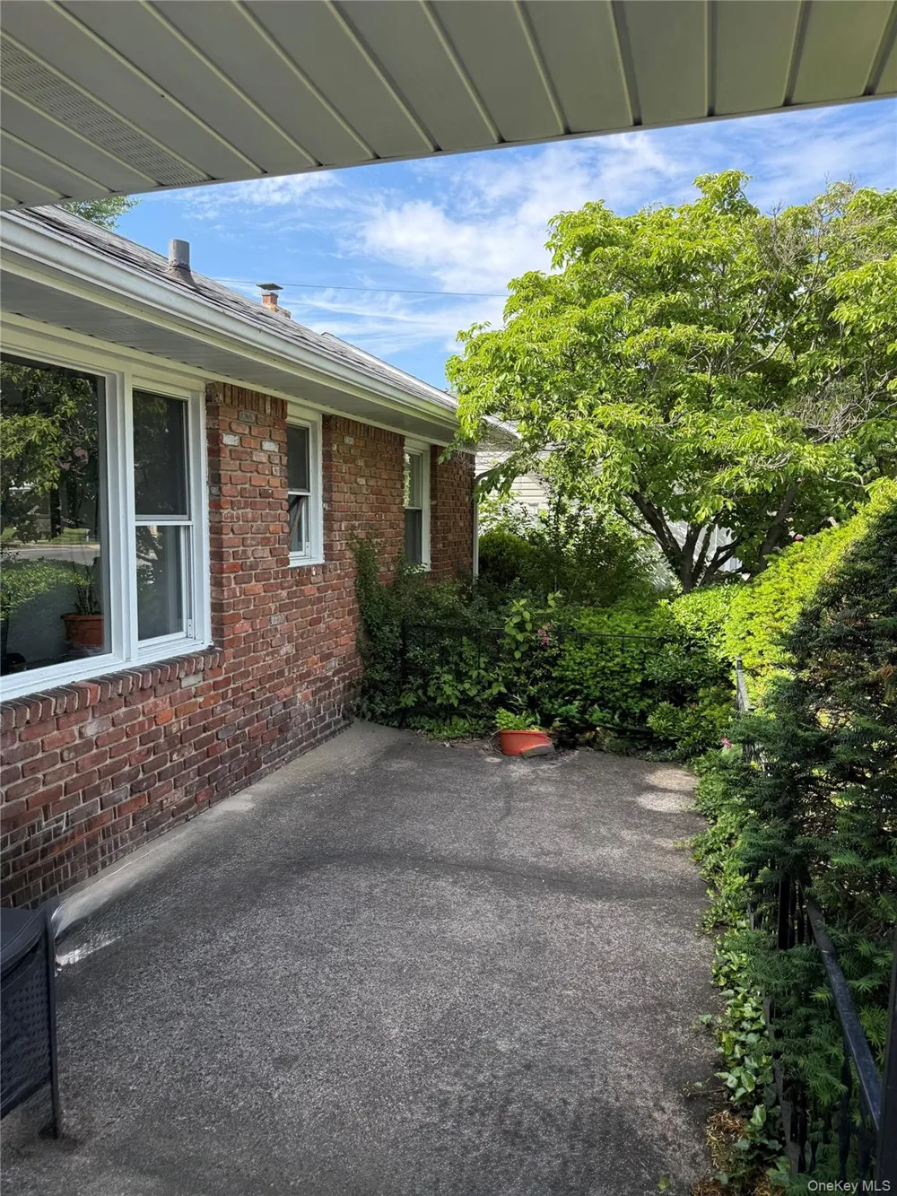 2582 Oceanside Road Oceanside, NY 11572