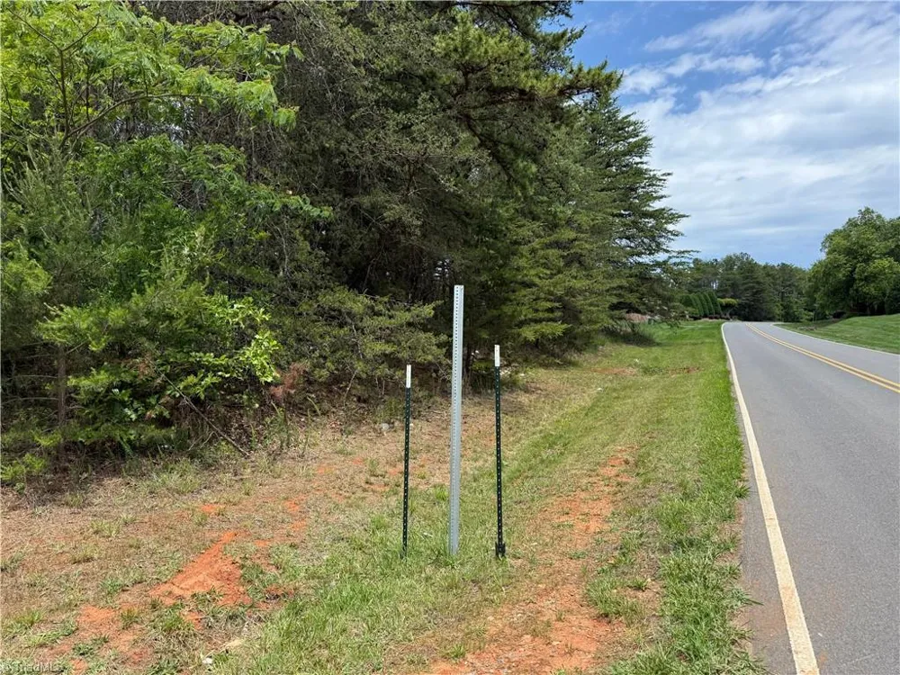 0-0-0 White Road King, NC 27021