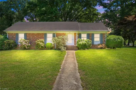 401 White Oaks Drive