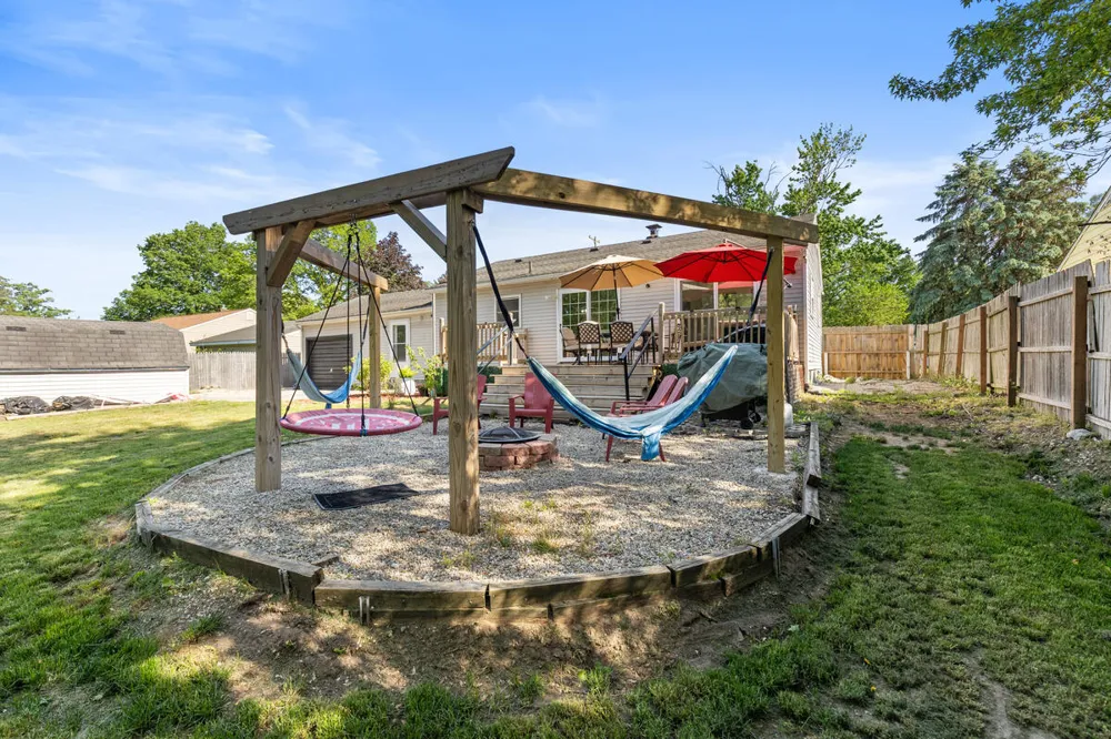 2469 Eden Street SW Wyoming City, MI 49519