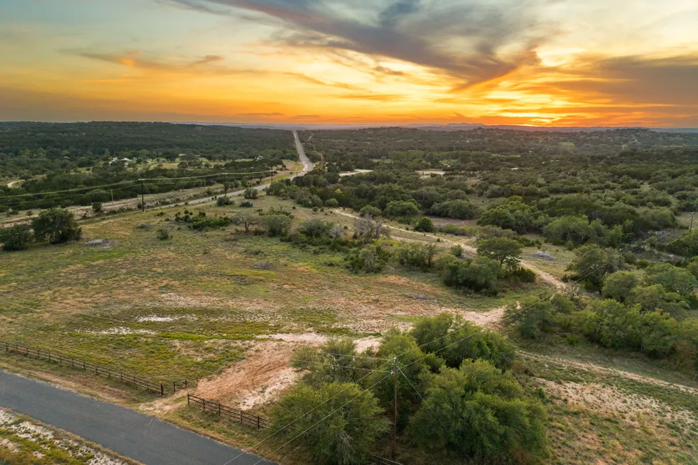 1 Esperanza Trail Johnson City, TX 78636