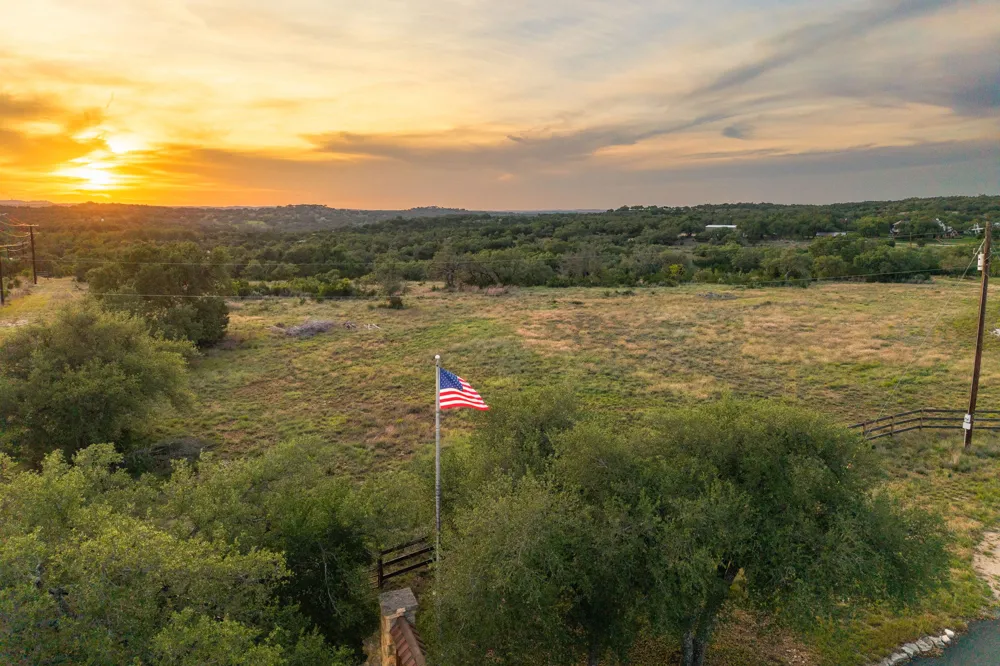 1 Esperanza Trail Johnson City, TX 78636