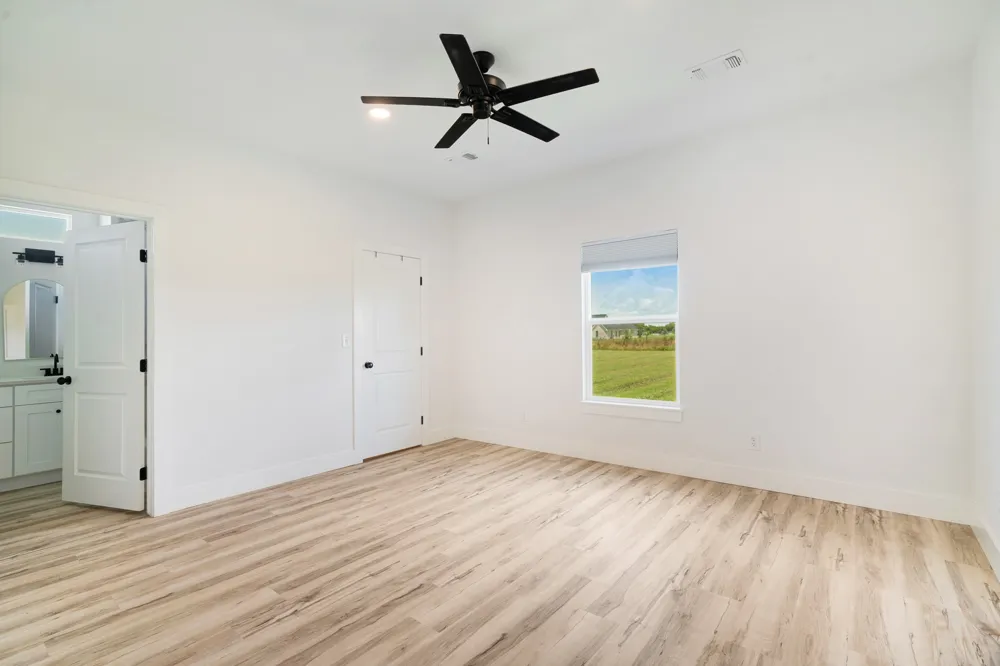 204 Private Road 33083 Sumner, TX 75486
