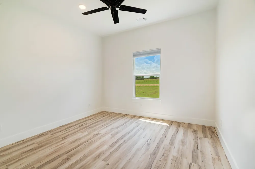 204 Private Road 33083 Sumner, TX 75486
