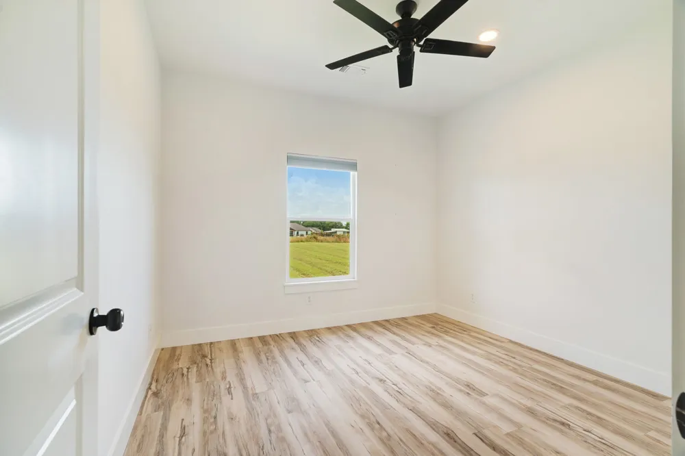 204 Private Road 33083 Sumner, TX 75486