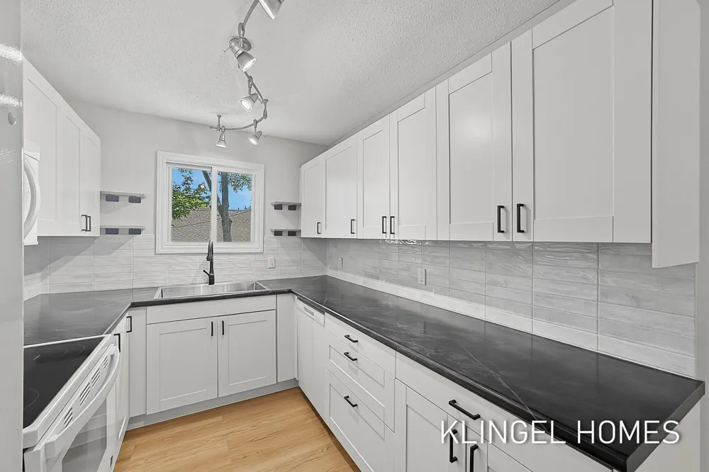 3322 Germaine Road Muskegon, MI 49441