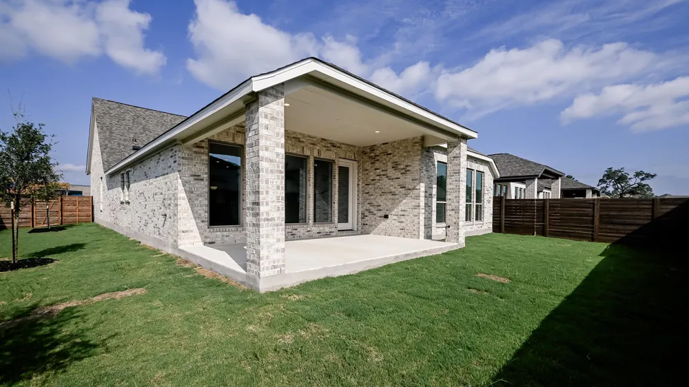 316 Foxfire Cove Lockhart, TX 78644