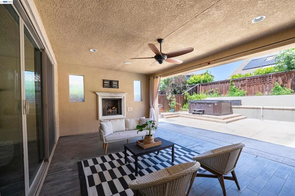 18628 Delta Ct Lathrop, CA 95330