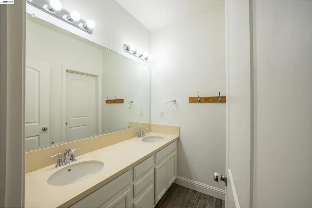 18628 Delta Ct Lathrop, CA 95330