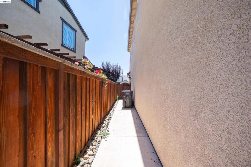 18628 Delta Ct Lathrop, CA 95330