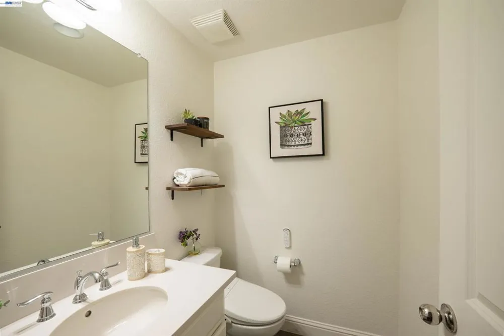 18628 Delta Ct Lathrop, CA 95330