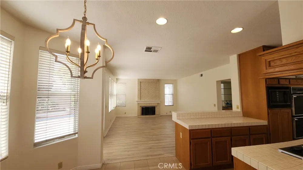 2162 Ventia Tustin, CA 92782