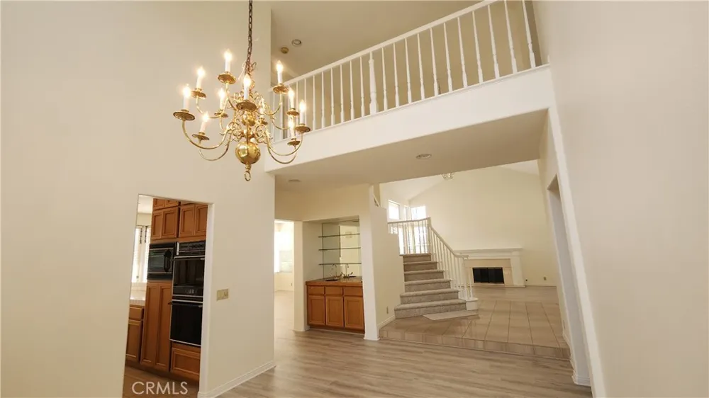 2162 Ventia Tustin, CA 92782