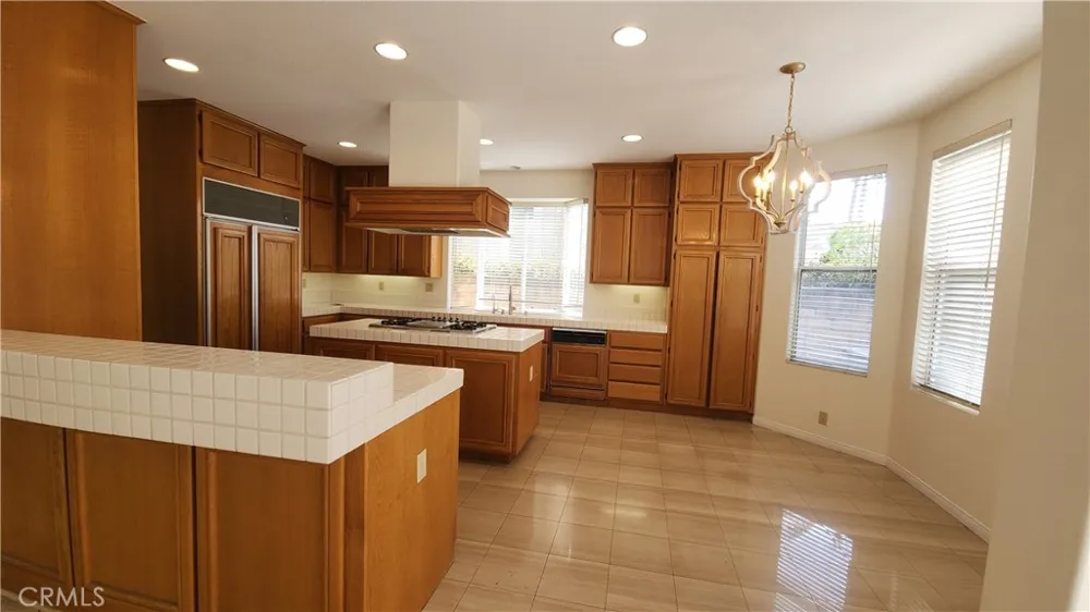 2162 Ventia Tustin, CA 92782